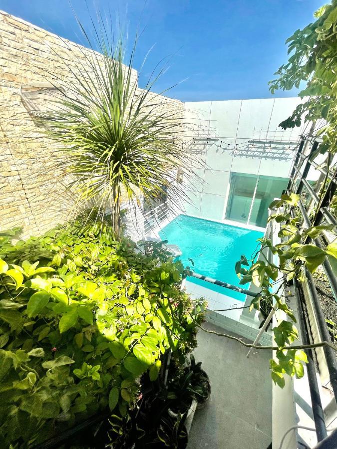 White Penthouse-rooftop Pool Private -central TP. Hồ Chí Minh